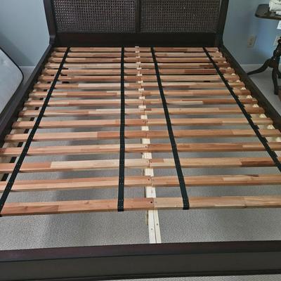 Queen Size Cane Sleigh Bed and Bedding (B1-DW)