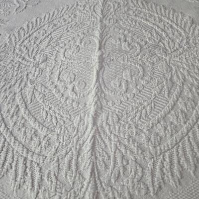 Queen Size Cane Sleigh Bed and Bedding (B1-DW)