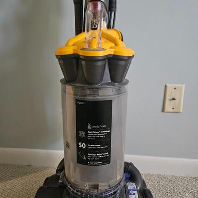 Dyson DC33 Vacuum (B1-DW)