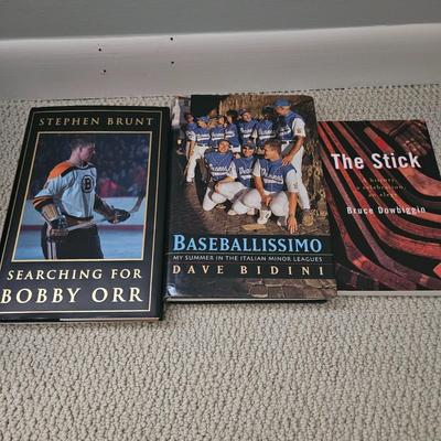 Hockey Books and Games (B1-DW)