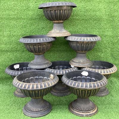 119 Eight Black w/ Gold Wash Pedestal Plastic Planters