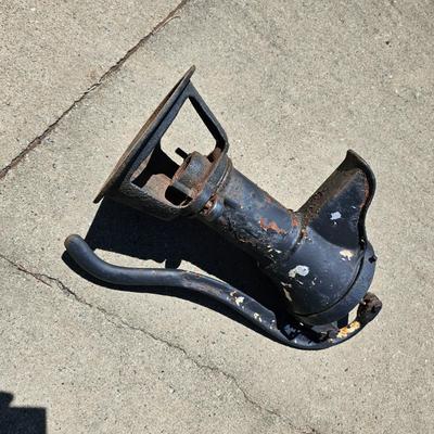 Vintage Cast Iron Pump Head/Handle (G-JS)
