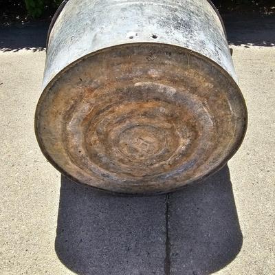 Assortment of Galvanized Tubs & Buckets (G-JS)