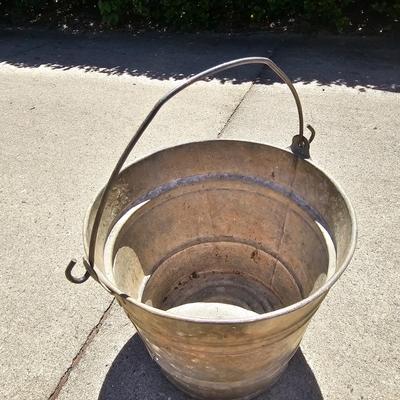 Assortment of Galvanized Tubs & Buckets (G-JS)