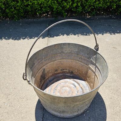 Assortment of Galvanized Tubs & Buckets (G-JS)