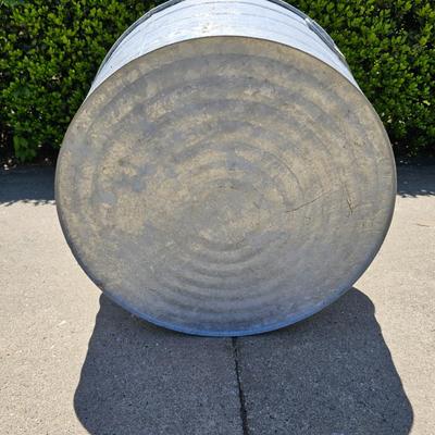 Assortment of Galvanized Tubs & Buckets (G-JS)