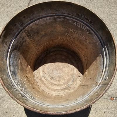 Assortment of Galvanized Tubs & Buckets (G-JS)