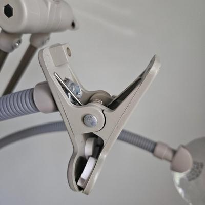 Ott Lite with Magnifier and Clip (B1-DW)