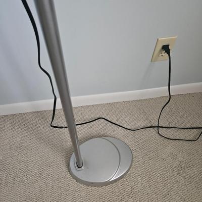 Ott Lite with Magnifier and Clip (B1-DW)