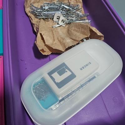 Singer 5132 and Sewing Accessories (B1-DW)