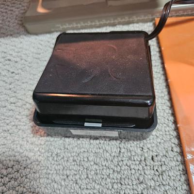 Singer 5132 and Sewing Accessories (B1-DW)