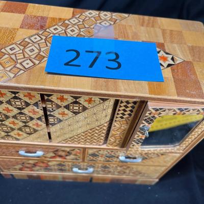 Oriental jewelry box