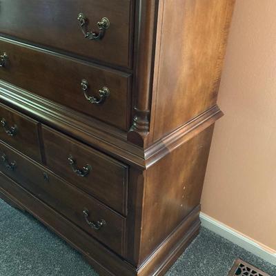 LOT 126: Five Piece Wood Bedroom Suite - King Size Frame, Two Dressers and 2 Night Stands