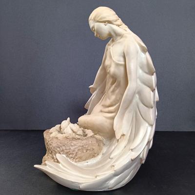 LOT 128: Limited Edition 1994 UniteDesign Signed 'Angel with Christ Child' Figurine