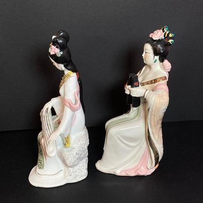 LOT 131: Vintage Geisha Porcelain Figurines