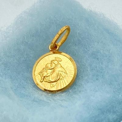 LOT 154: Gold Religious Medal - 19.2KT, TW 0.80g