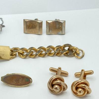 LOT 158: Vintage Collection of Cufflinks, Swank Tie Tacks and More