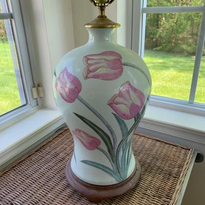 LOT 166: Tulip Ginger Jar Lamp