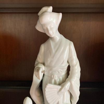 LOT 171: White Porcelain Geisha Figurine, Vintage Porcelain Ginger Jar w/Pheasant Bird & Vintage Chrysanthemum Porcelain Jar
