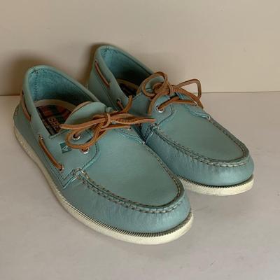 LOT 197: Men's Sperry Deck Shoes, Sz.10