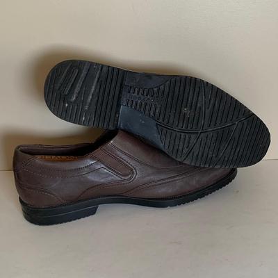 LOT 199: Men's Rockport Shoes & Glory 2 Chelsea Boots, Sz.10