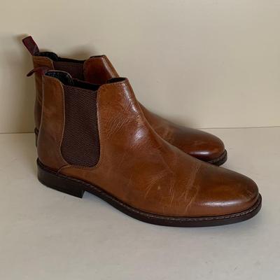 LOT 199: Men's Rockport Shoes & Glory 2 Chelsea Boots, Sz.10