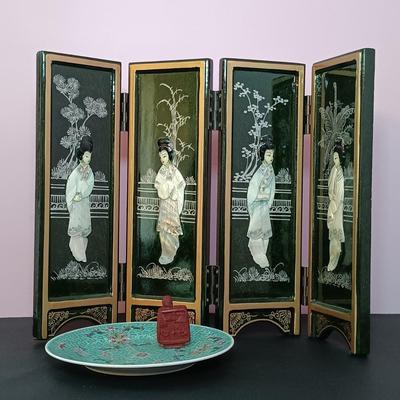LOT 244: Miniature Laquered Screen w/ Mother of Pearl Inlay, Carved Chinese Snuff Bottle & Famille Rose Plate