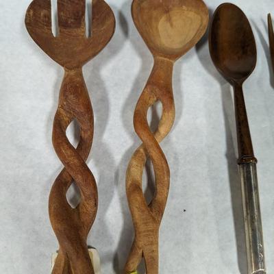 Wooden Salad Bowls & Utensils