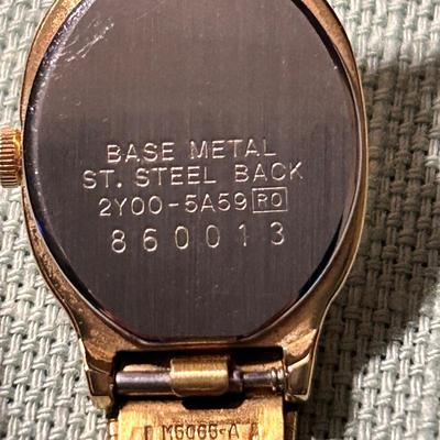 Gold Colored Costume Jewelry (K-BB)