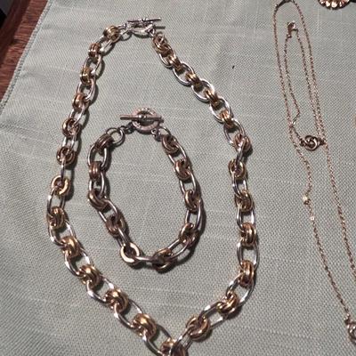 Gold Colored Costume Jewelry (K-BB)