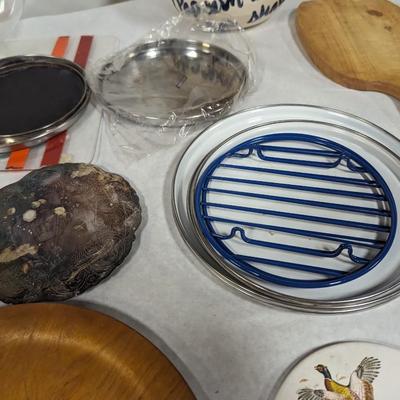 Assortment Of Kitchen Accessories