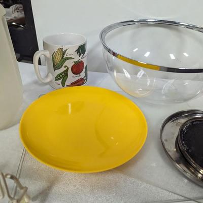 Assortment Of Kitchen Accessories