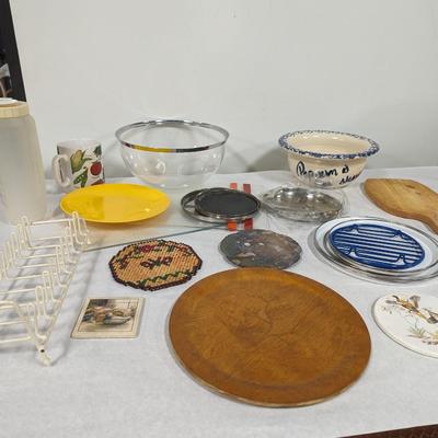 Assortment Of Kitchen Accessories