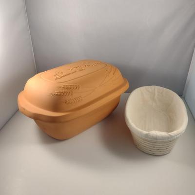 Breadtopia Terra Cotta Hearth Baker with Oval Rattan Proofing Basket