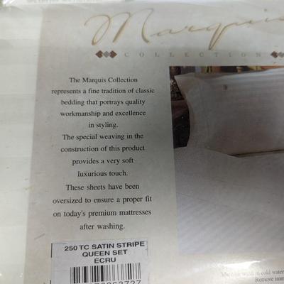 Assortment Of Linen Wamsutta Linen & Cotton Thermal Blanket