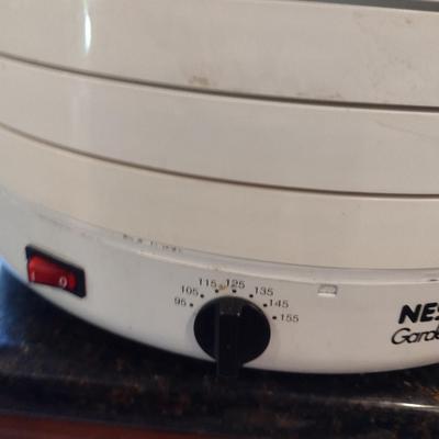 Nesco American Harvest Gardenmaster Food Dehydrator
