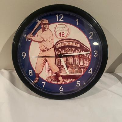 Cooperstown Bat, Phil Niekro Signed Baseball and more (BPR-MG)