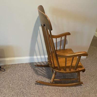 Wooden Spindle Back Rocking Chair (BD-MG)