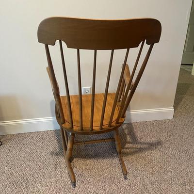 Wooden Spindle Back Rocking Chair (BD-MG)