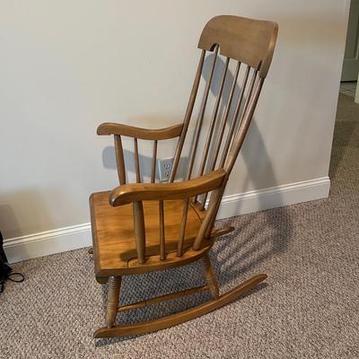 Wooden Spindle Back Rocking Chair (BD-MG)