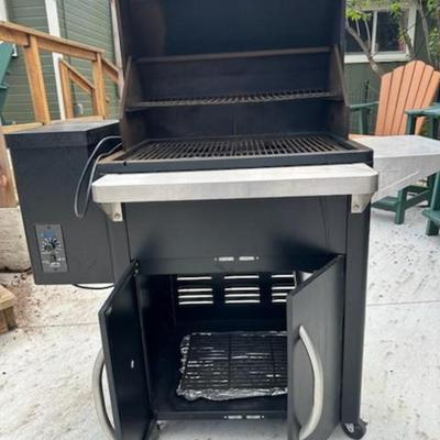 Nice Traeger Grill with side pellet hopper - and cover