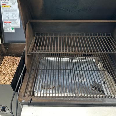 Nice Traeger Grill with side pellet hopper - and cover