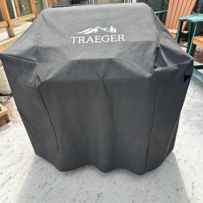 Nice Traeger Grill with side pellet hopper - and cover