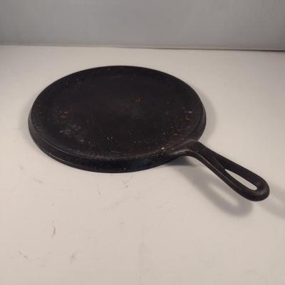 Lodge Cast Iron Griddle Pan- Approx 9 1/4" in Diameter (Choice C)