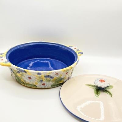 TEMPTATIONS ~ Figural Floral ~ 2.5 Qt. Presentable Ovenware With Metal Stand