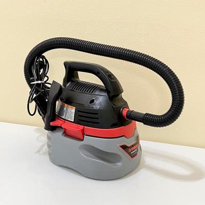 HUSKY ~ 2.5 Gallon Wet / Dry Vacuum