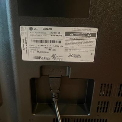 LG 39” TV & Samsung DVD Player (BD-MG)
