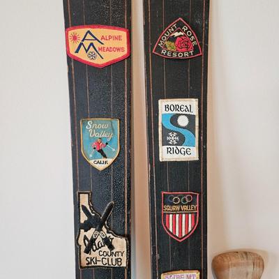 Vintage Skis and a Canoe Paddle (BD-DW)