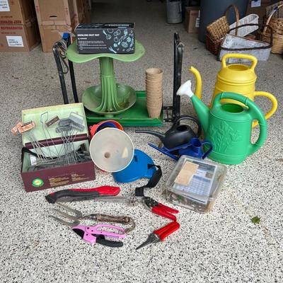 Assorted Garden Hand Tools & Accessories (G-JS)
