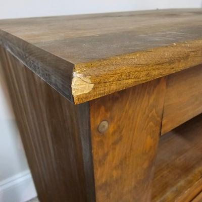 White Clad Icebox End Table (BS-MG)